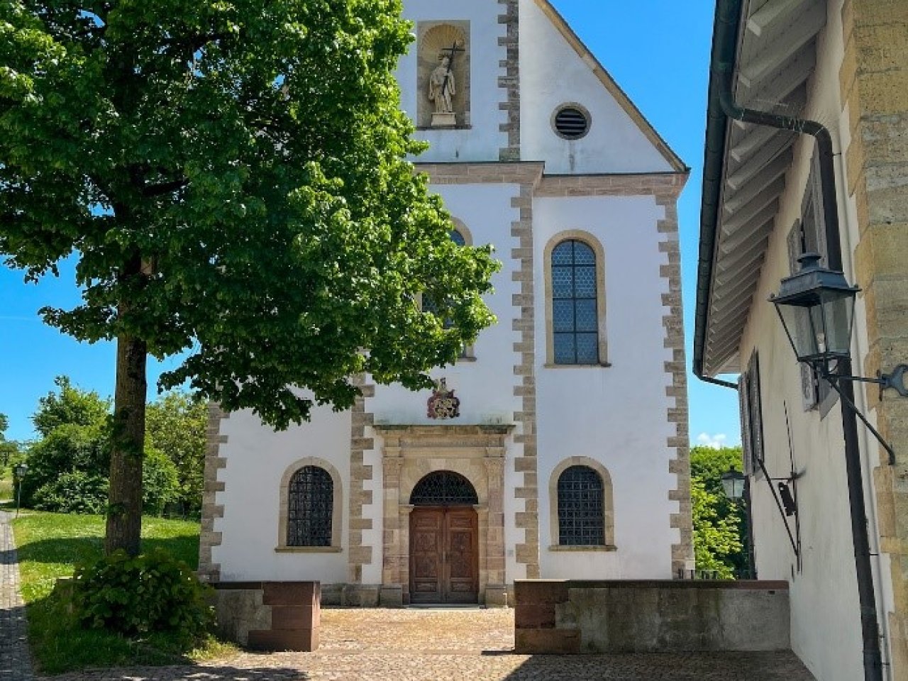 Stiftskirche neben dem Kloster Olsberg